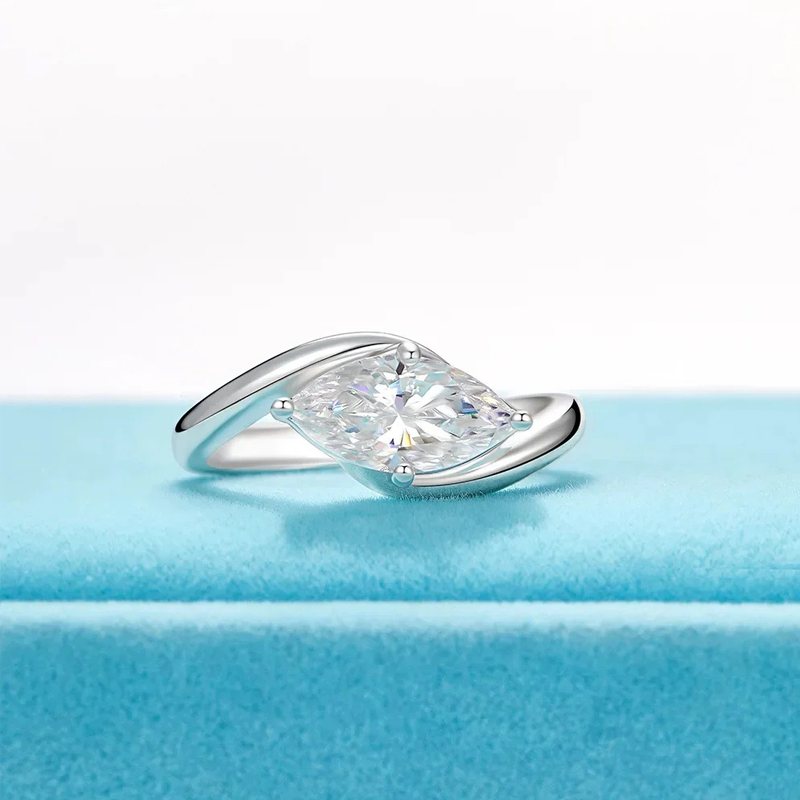💍 Schitterende marquise-ring