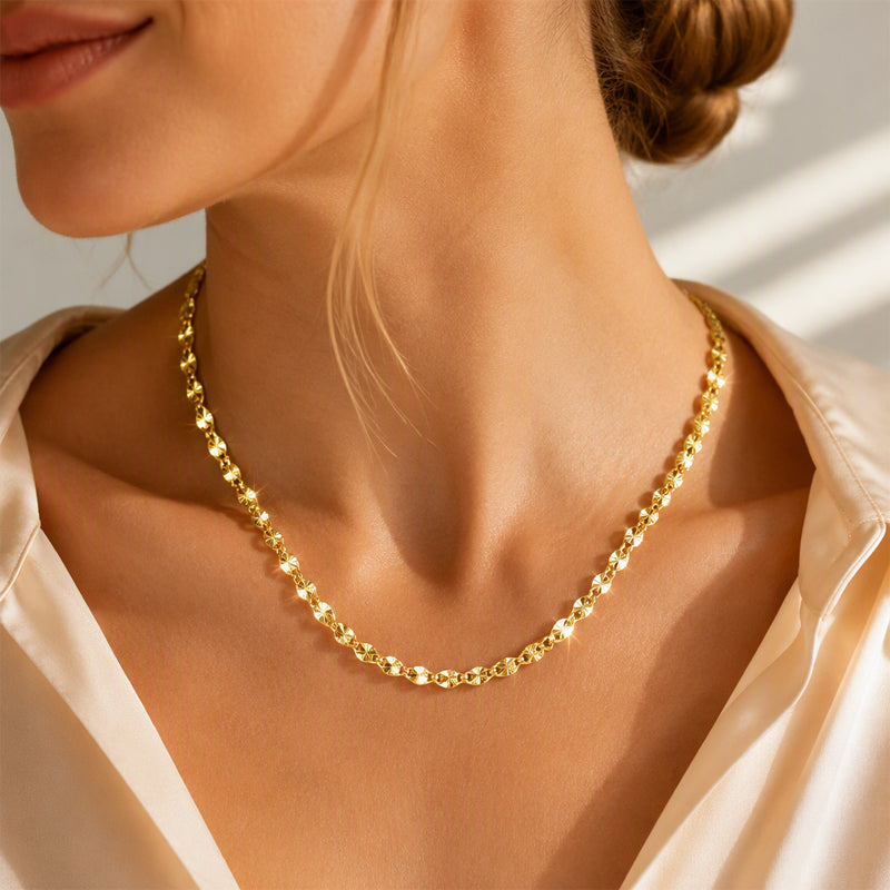 Elegante, vergulde ketting met platte schakels voor dames